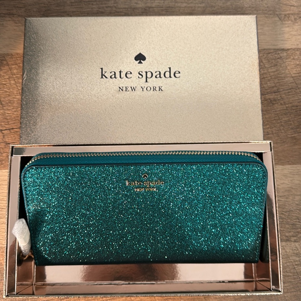 NWT Kate Spade Festive Glimmer Large Continental Wallet Green